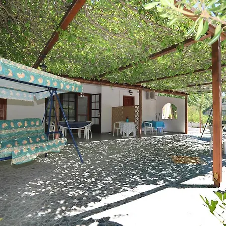 Korali Stafilos * Sztáfilosz